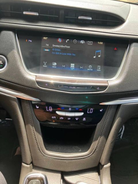 Used 2018 Cadillac XT5 Luxury w/ Driver Awareness Package AWD/4WD image 15