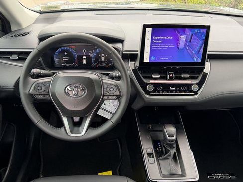 Certified 2026 Toyota Corolla Cross XLE FWD image 10