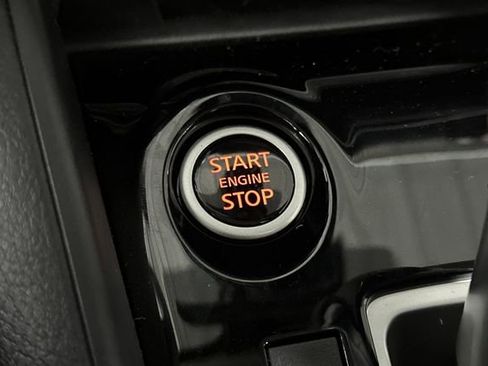 New 2025 Nissan Versa SR w/ Trunk Package image 16