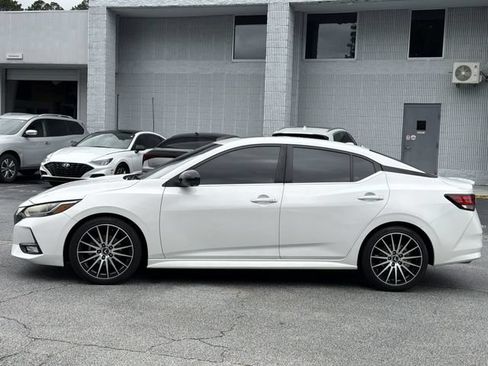 Used 2023 Nissan Sentra SR w/ SR Premium Package FWD image 2