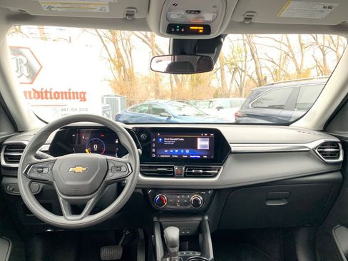 Used 2025 Chevrolet TrailBlazer LT w/ Driver Confidence Package image 31