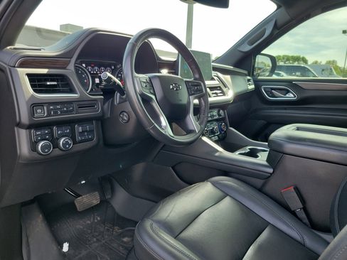Used 2021 Chevrolet Tahoe Z71 w/ Z71 Off-Road Package AWD/4WD image 19