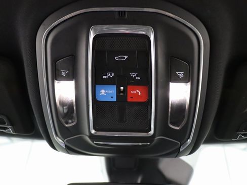 Used 2022 Jeep Grand Cherokee L Laredo image 30