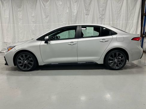 Used 2025 Toyota Corolla SE image 4