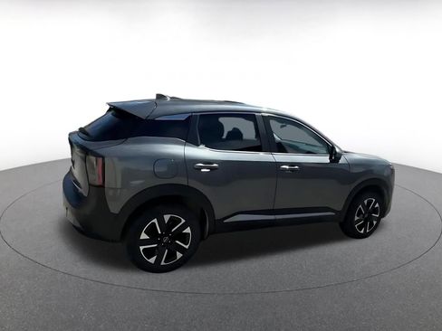 Used 2025 Nissan Kicks SV image 14