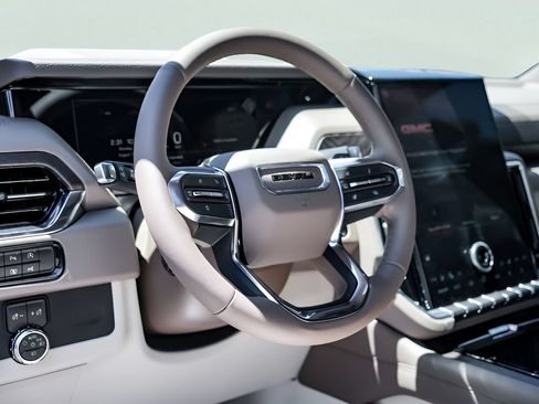 New 2026 GMC Yukon Denali w/ Sun & Power Step Package AWD/4WD image 7