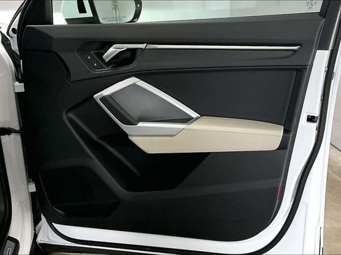 Used 2025 Audi Q3 2.0T Premium w/ Convenience Package image 26