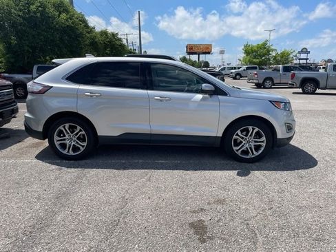Used 2018 Ford Edge Titanium w/ Technology Package FWD image 6
