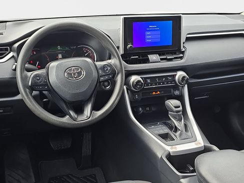 Used 2025 Toyota RAV4 XLE AWD/4WD image 18