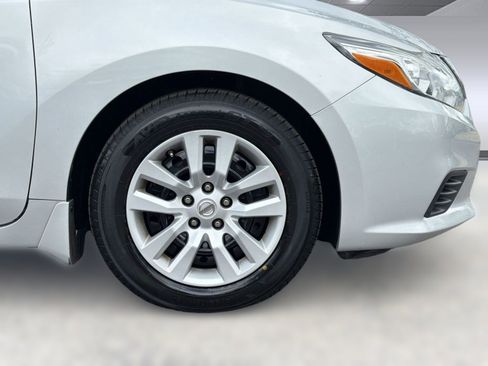 Used 2018 Nissan Altima 2.5 S w/ S Convenience Package FWD image 11