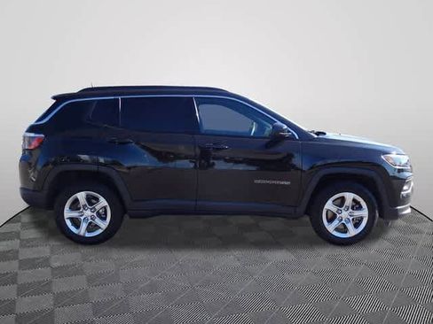 Used 2024 Jeep Compass Latitude image 4