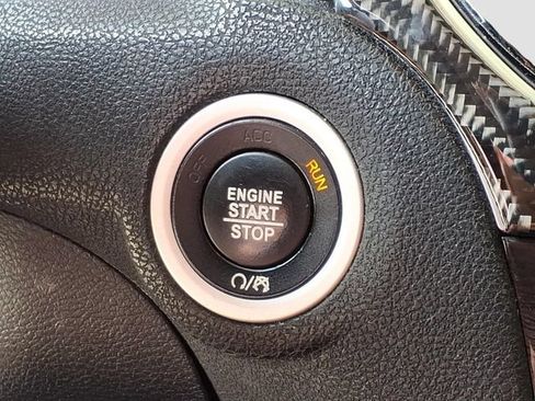 Used 2016 Chrysler 300 Limited RWD image 16