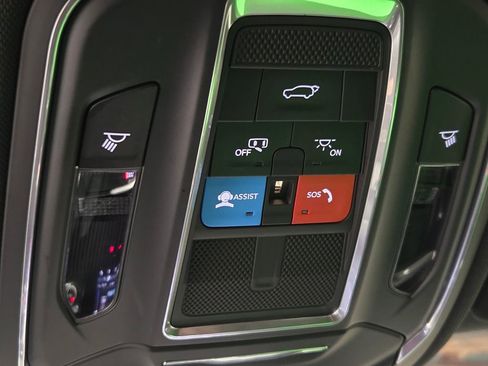 Certified 2022 Jeep Grand Cherokee Altitude image 28