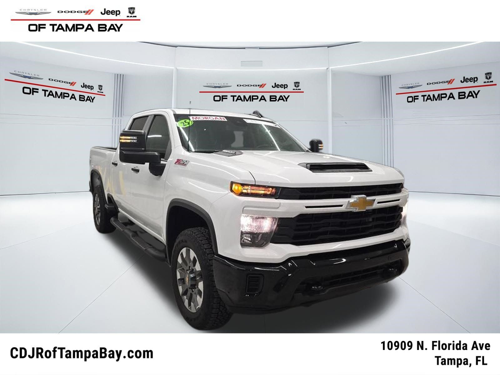 Used 2025 Chevrolet Silverado 2500 Custom w/ Custom Value Package AWD/4WD image 1