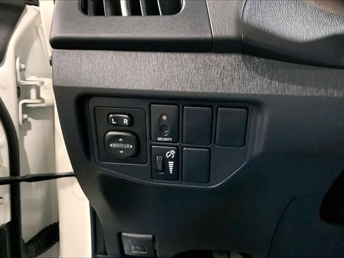 Used 2014 Toyota Prius Two image 33