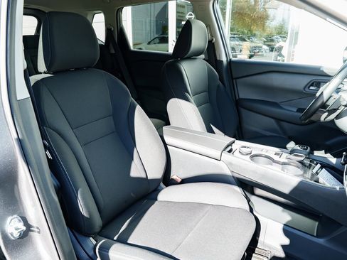 New 2026 Nissan Rogue S image 26