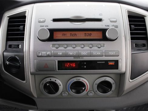 Used 2005 Toyota Tacoma Base image 15