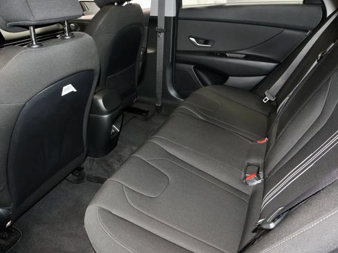 Used 2025 Hyundai Elantra SEL FWD image 20