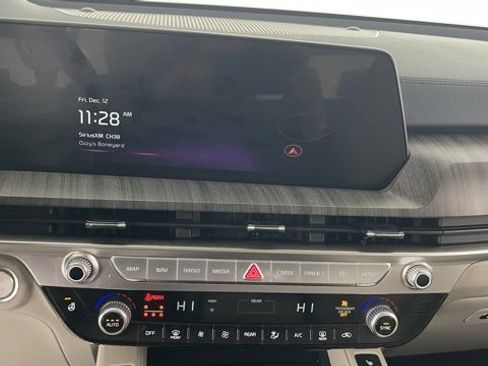 Used 2023 Kia Telluride EX w/ EX Captain's Chair Package image 40