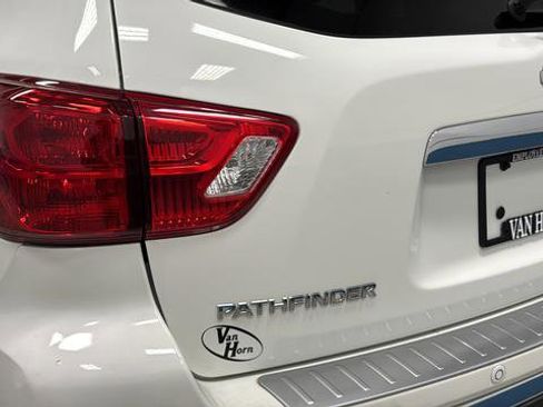 Used 2020 Nissan Pathfinder S FWD image 32