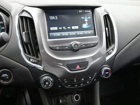 Used 2017 Chevrolet Cruze LT w/ Convenience Package FWD image 43
