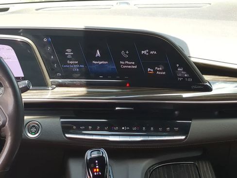 Used 2021 Cadillac Escalade Premium Luxury AWD/4WD image 30