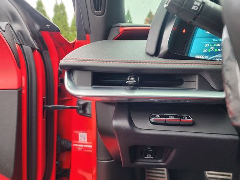 Used 2024 Chevrolet Corvette Stingray Preferred Cpe w/ 2LT image 21