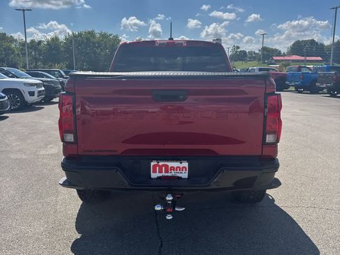 Used 2024 Chevrolet Colorado Trail Boss w/ Technology Package image 4