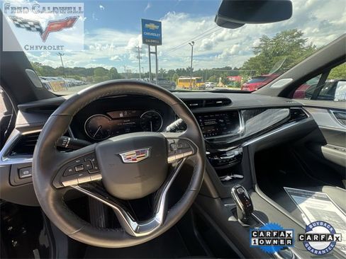 Certified 2025 Cadillac XT6 Premium Luxury image 10