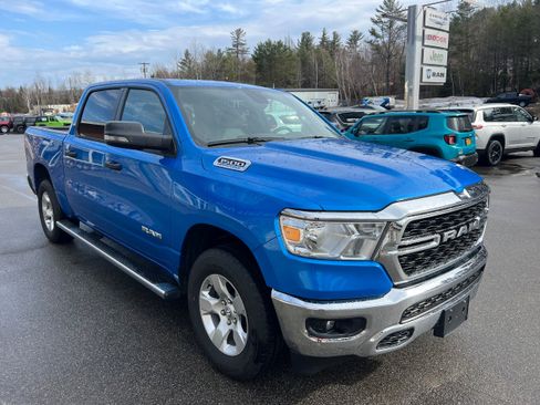 Used 2024 RAM 1500 Big Horn AWD/4WD image 3