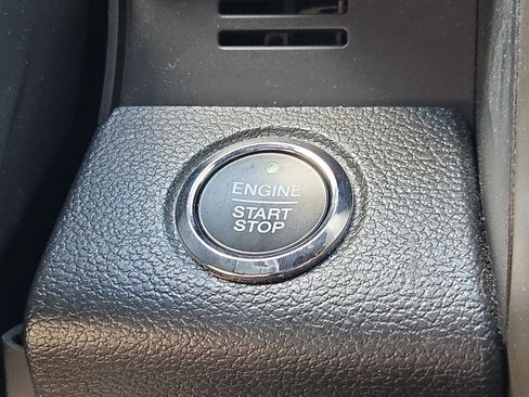 Used 2021 Ford Expedition XLT RWD image 19