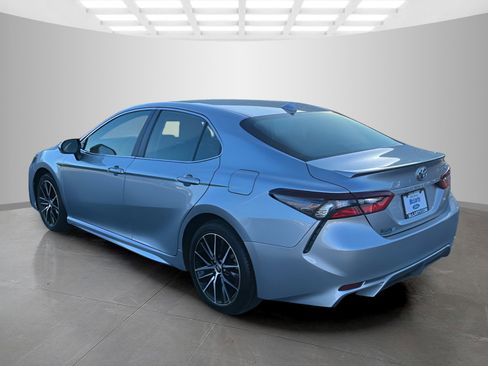 Used 2024 Toyota Camry SE image 6