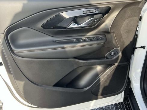 Certified 2024 GMC Terrain AT4 w/ Tech Package image 17