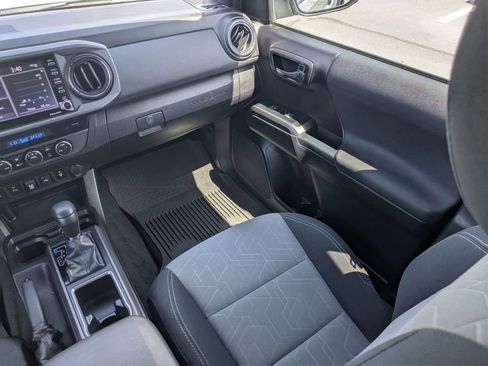 Used 2021 Toyota Tacoma TRD Off-Road w/ Technology Package RWD image 18