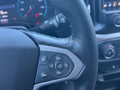 Used 2020 Chevrolet Colorado LT w/ LT Convenience Package image 9