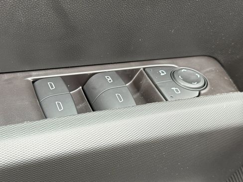 New 2026 Chevrolet Colorado LT image 12