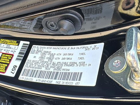 Used 2019 Toyota Tacoma TRD Off-Road image 24