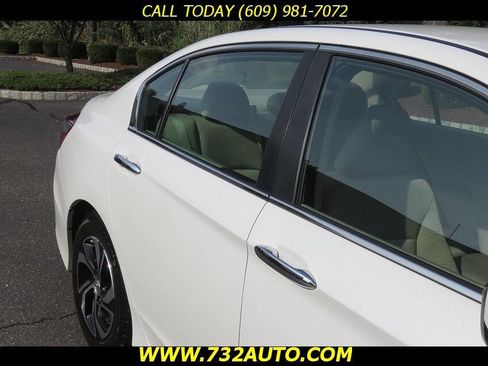 Used 2017 Honda Accord LX image 22