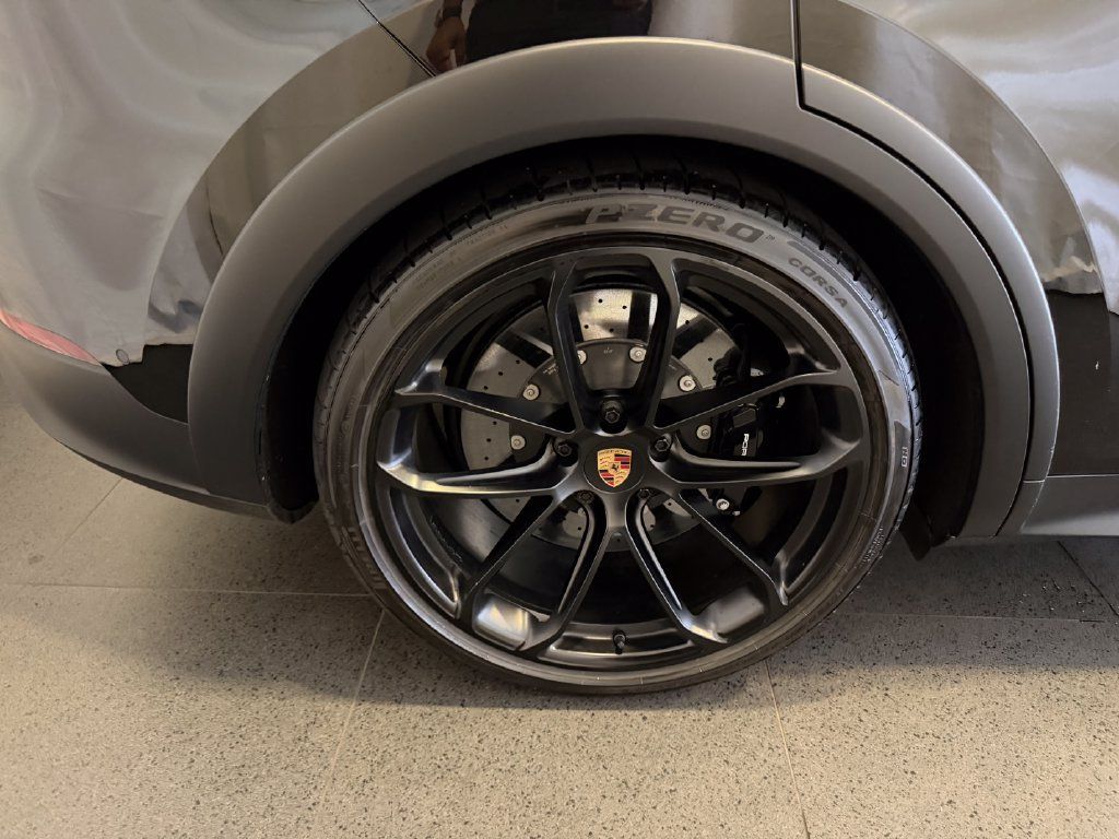 Certified 2025 Porsche Cayenne Turbo GT AWD/4WD image 12