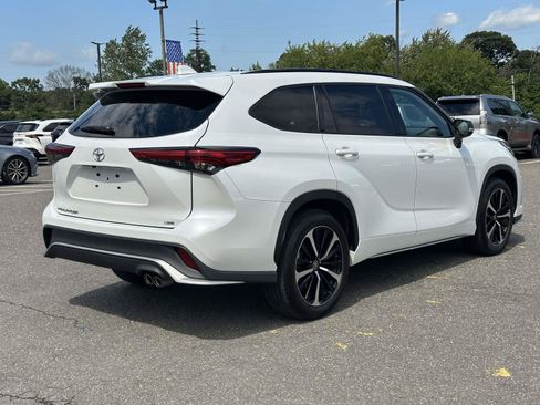 Used 2022 Toyota Highlander XSE FWD image 5