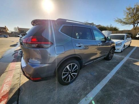 Used 2019 Nissan Rogue SL image 3