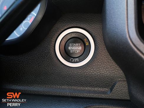 Used 2024 RAM 3500 Tradesman w/ Chrome Appearance Group image 21