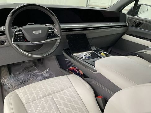 New 2025 Cadillac Escalade IQ Luxury 1 w/ LPO, Radiant Package image 24