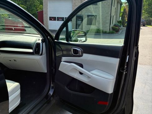 Used 2024 Kia Sorento S AWD/4WD image 16