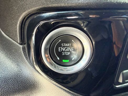 Used 2024 GMC Sierra 1500 SLE w/ Preferred Package AWD/4WD image 30