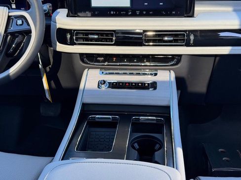 New 2025 Lincoln Aviator Reserve w/ Equipment Group 201A image 13