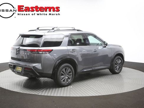 Used 2022 Nissan Pathfinder SV AWD/4WD image 38