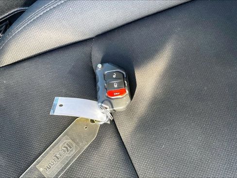 Used 2020 Jeep Wrangler Unlimited Sahara image 10