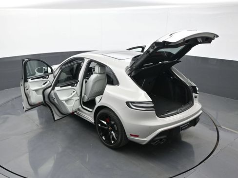 Certified 2026 Porsche Macan GTS AWD/4WD image 29