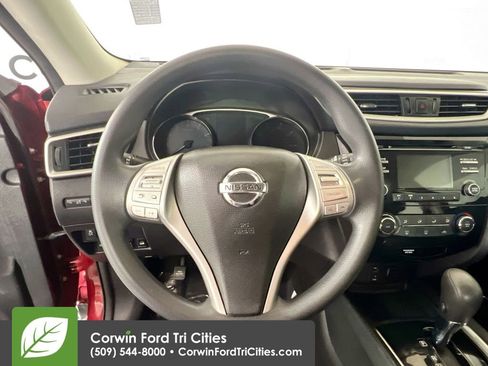 Used 2016 Nissan Rogue S AWD/4WD image 8
